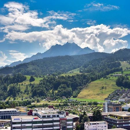 Dream View Apt With Homecinema Netflix & Loggia Lucerne Bagian luar foto